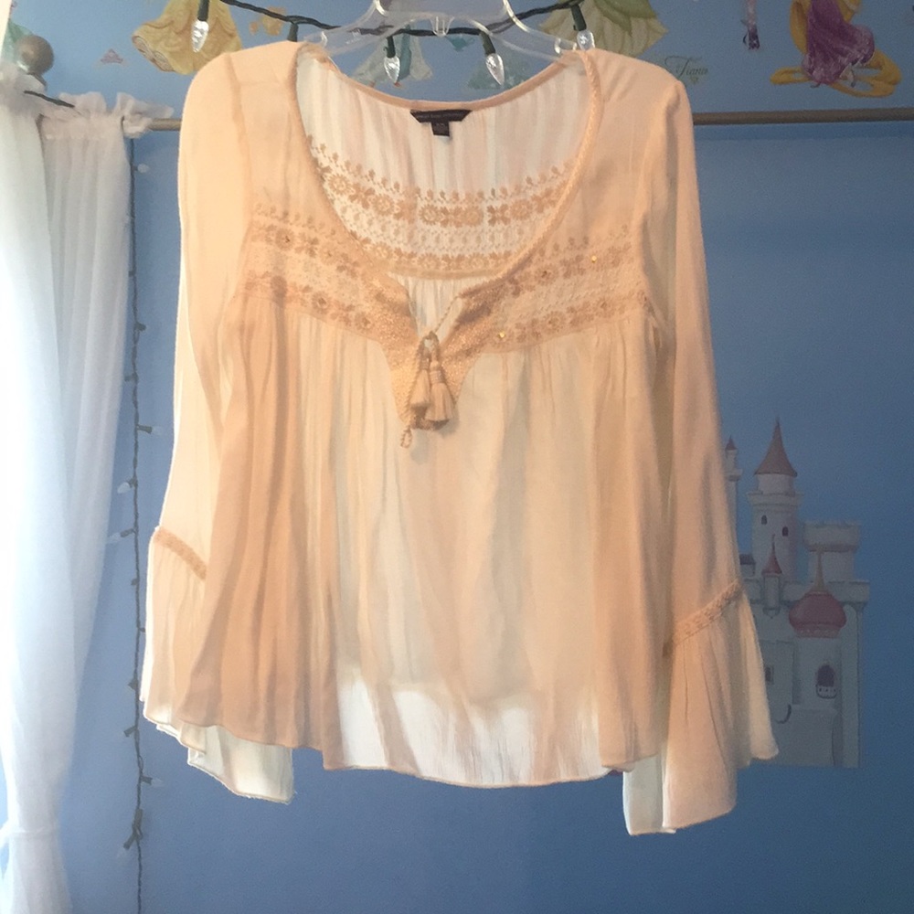AMERICAN EAGLE CREAM BLOUSE